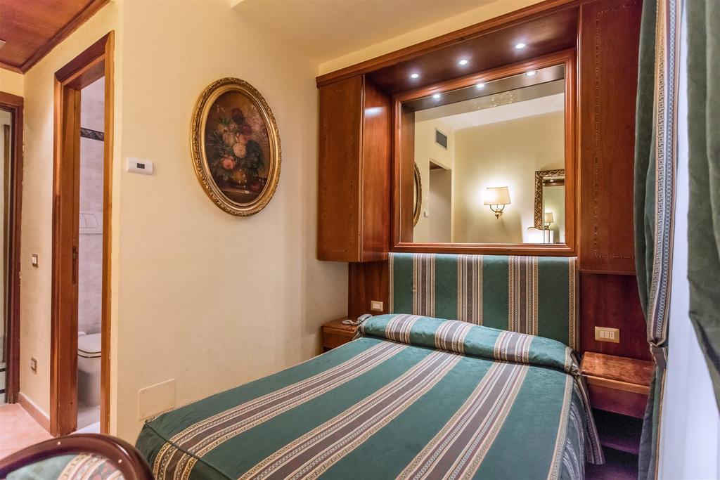 Raeli Hotel Lux Roma Exterior foto