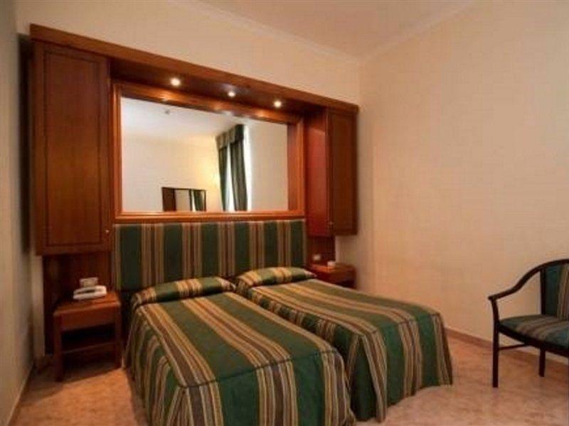 Raeli Hotel Lux Roma Exterior foto