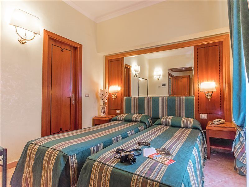 Raeli Hotel Lux Roma Exterior foto