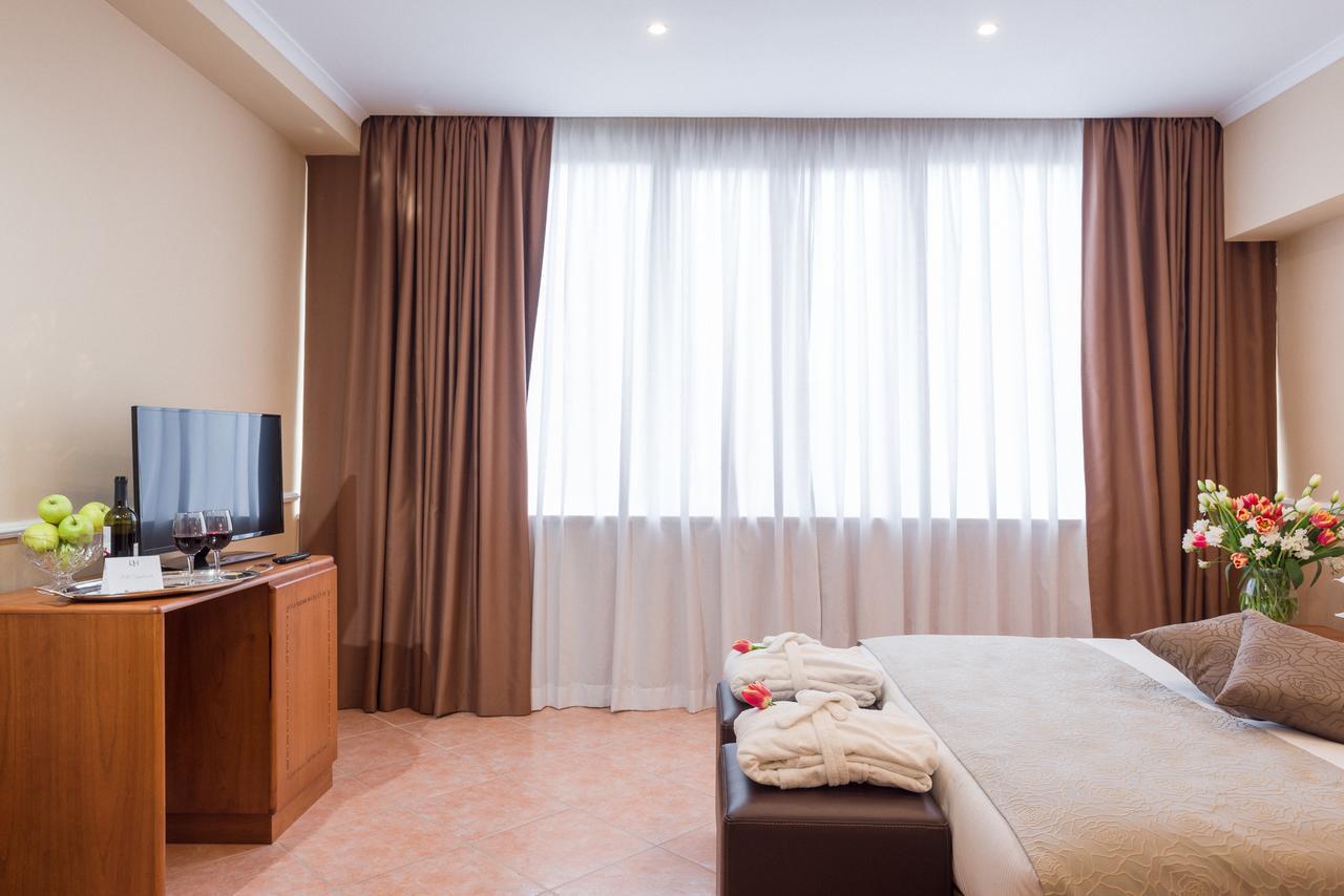 Raeli Hotel Lux Roma Exterior foto