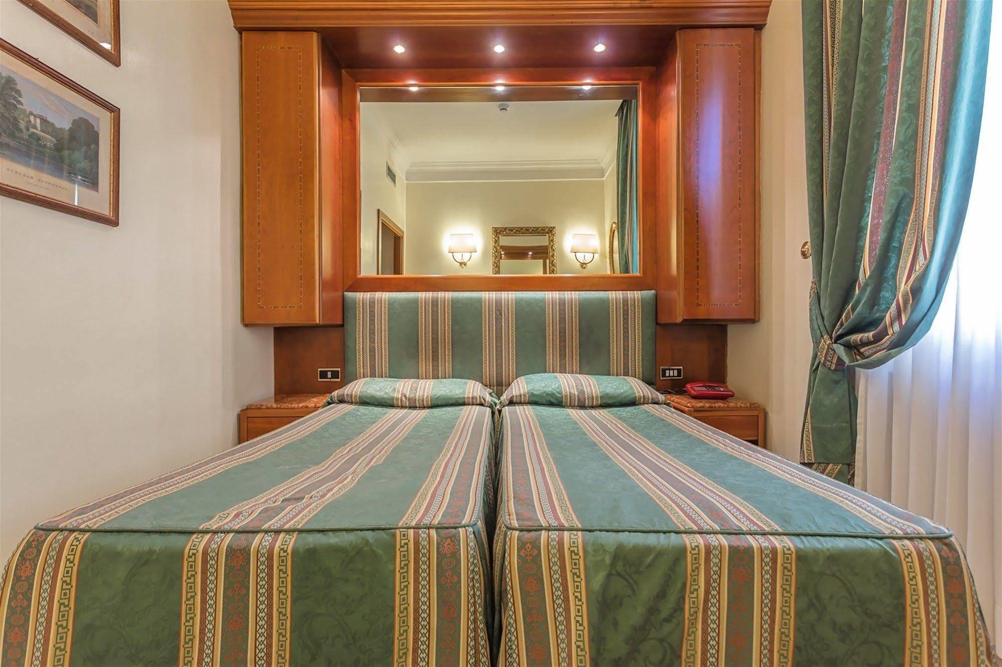 Raeli Hotel Lux Roma Exterior foto
