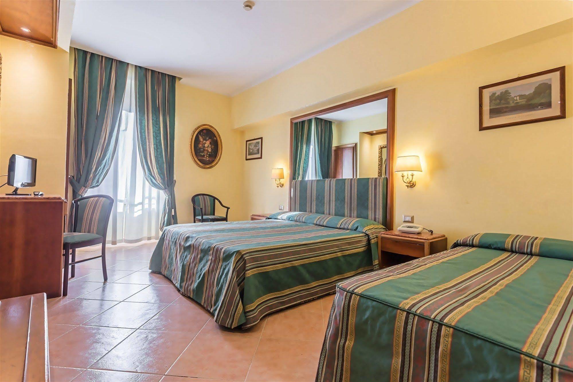 Raeli Hotel Lux Roma Exterior foto