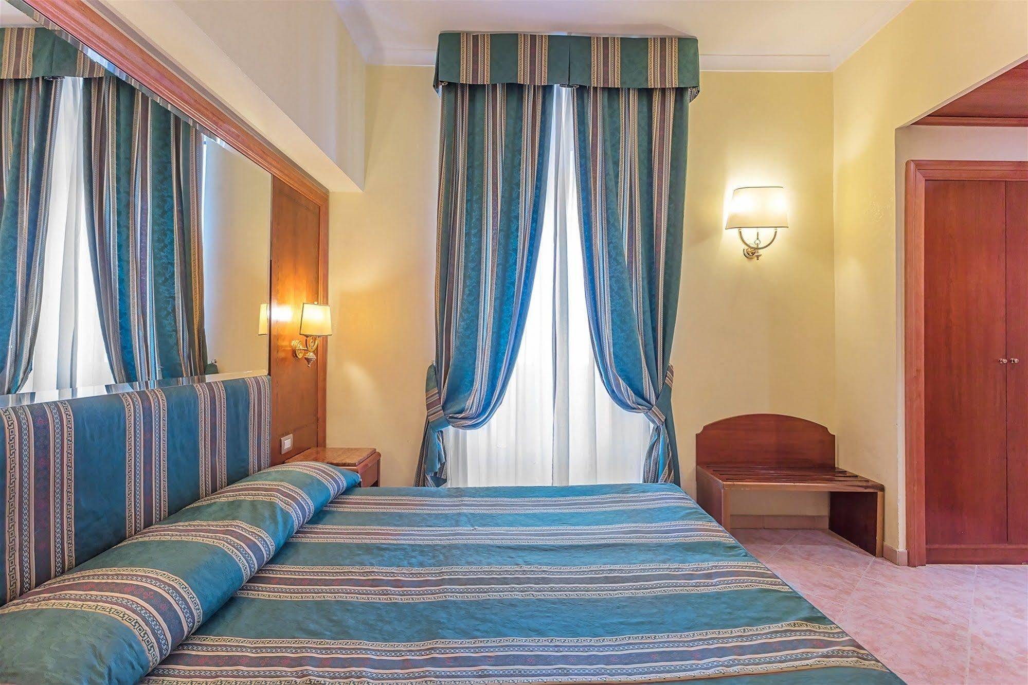 Raeli Hotel Lux Roma Exterior foto