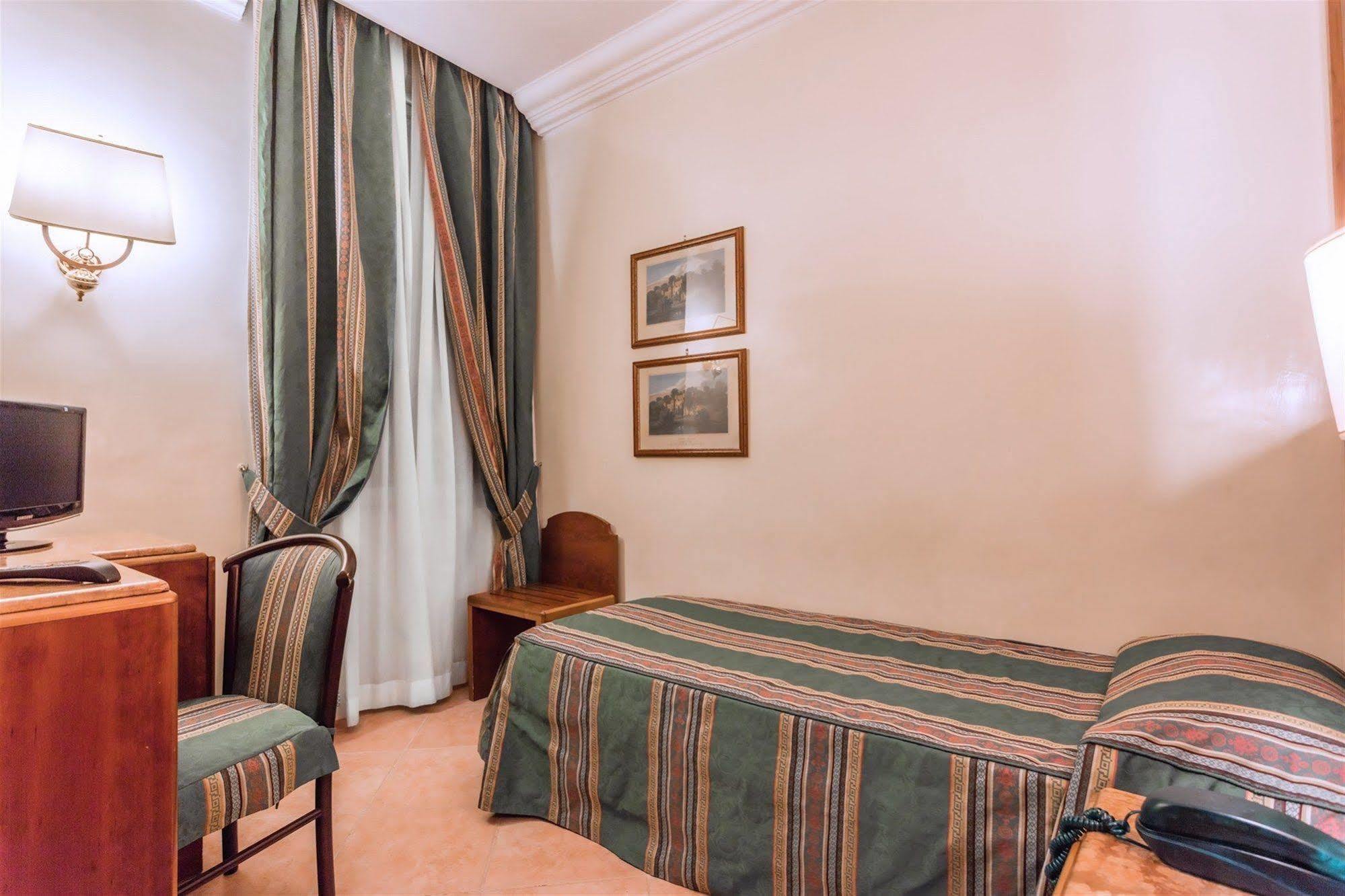 Raeli Hotel Lux Roma Exterior foto