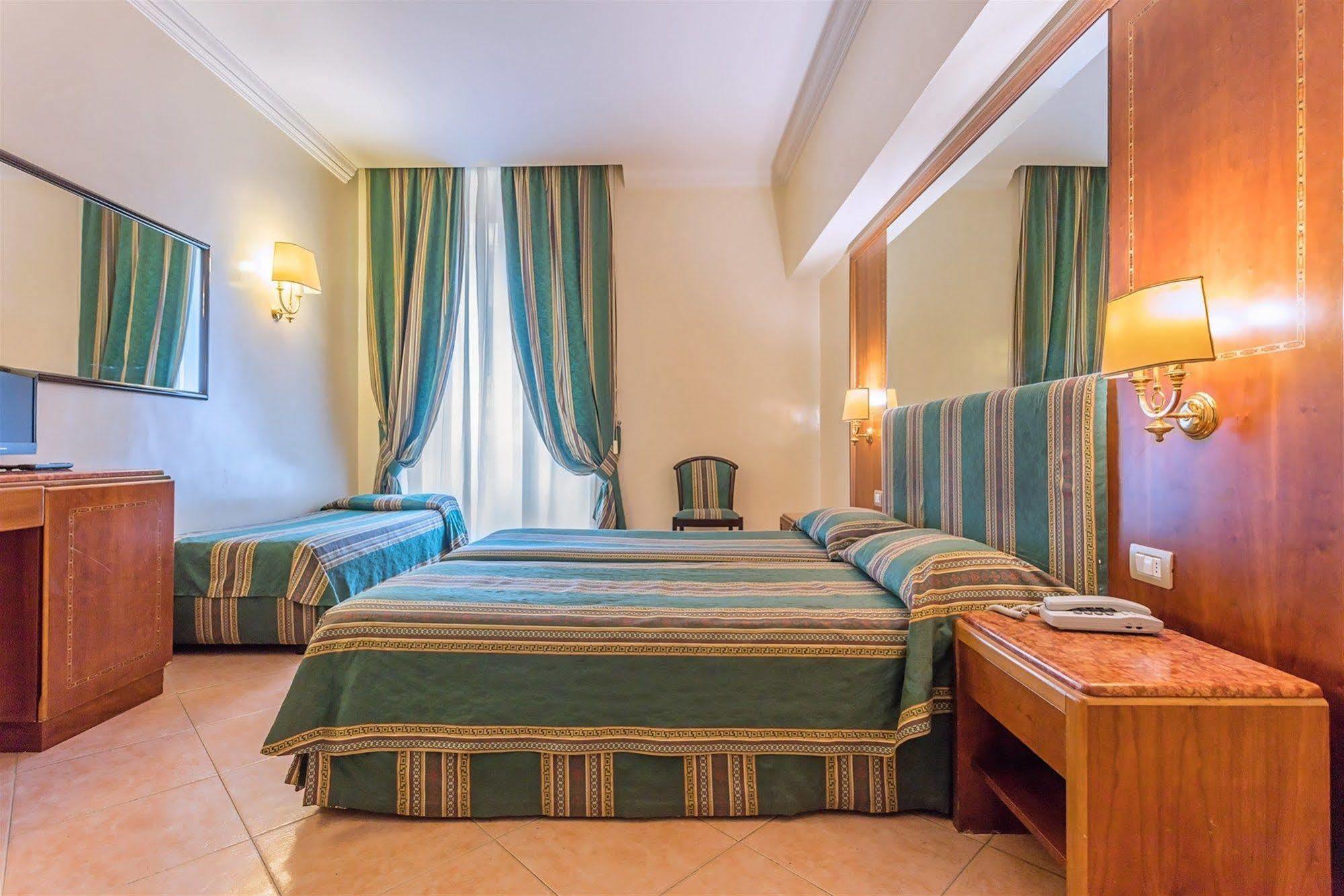 Raeli Hotel Lux Roma Exterior foto