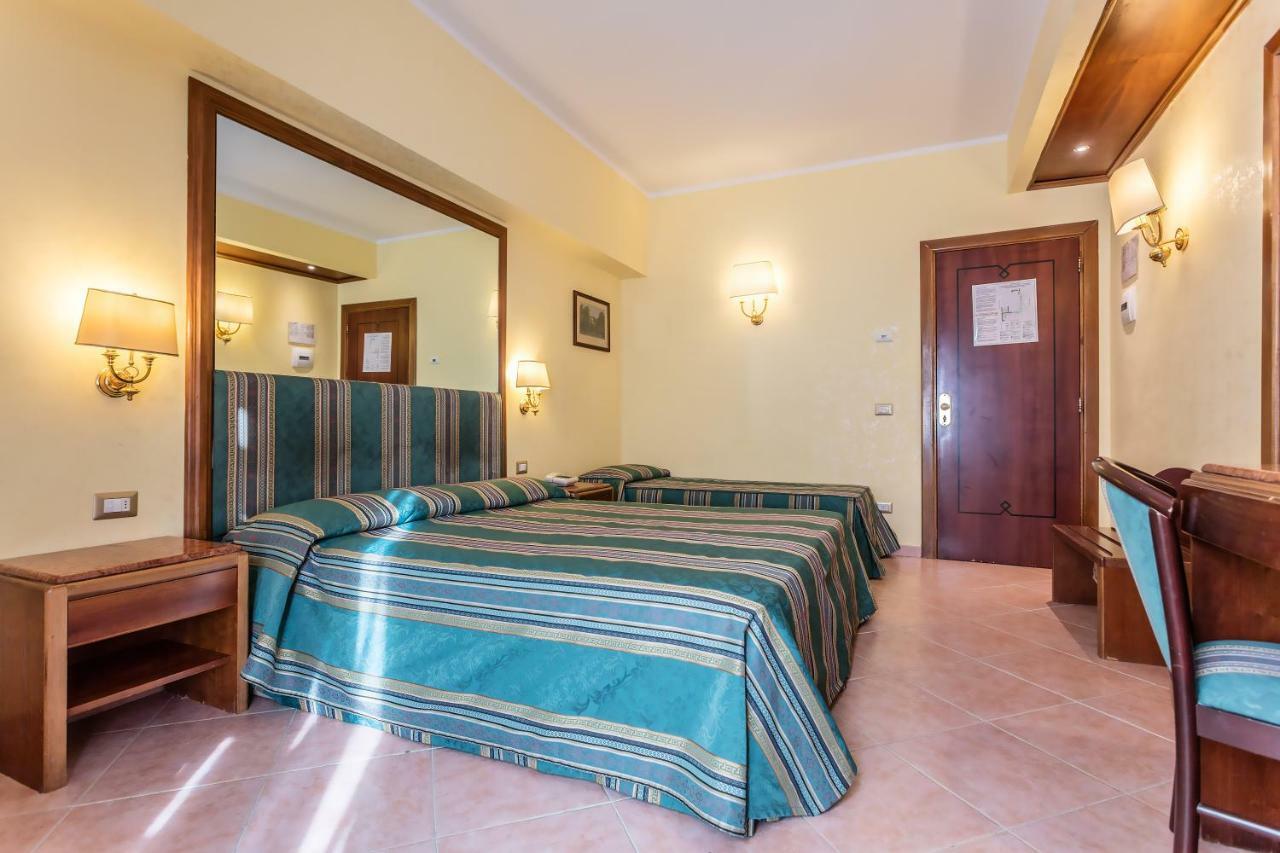 Raeli Hotel Lux Roma Exterior foto